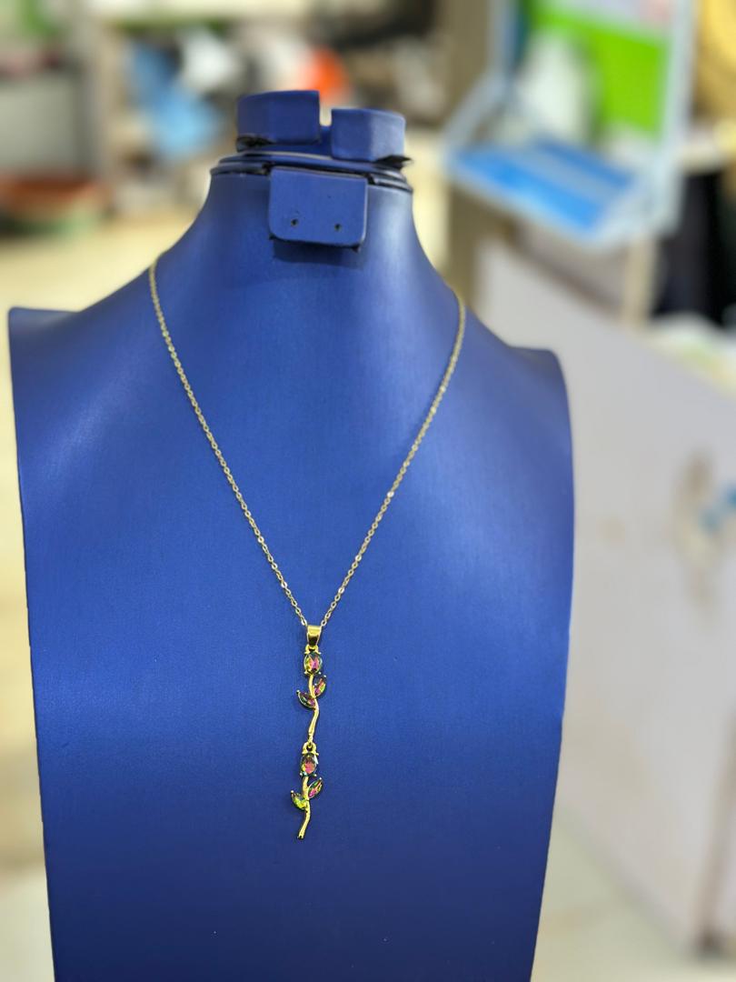 Non tarnish necklace