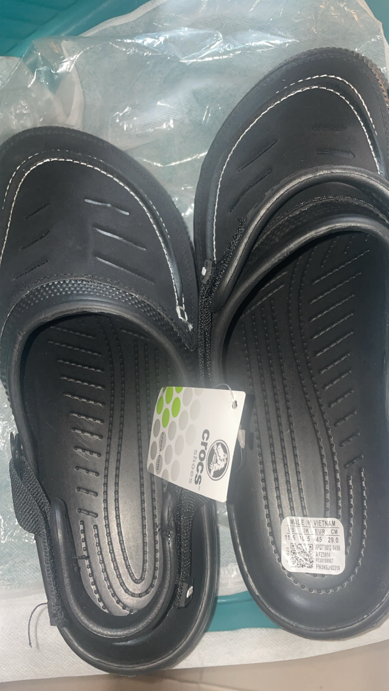 CROCS