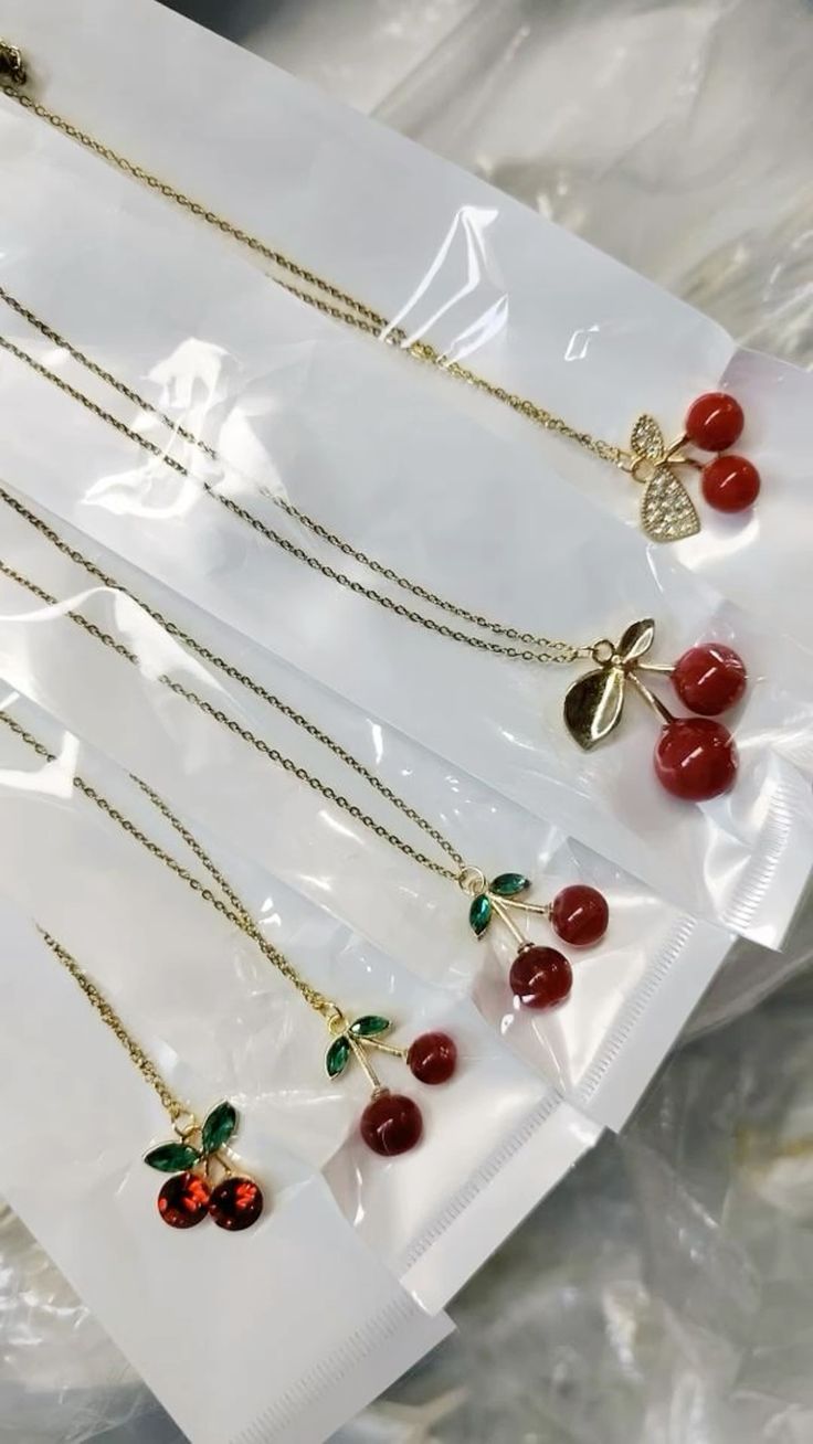 Berries necklace